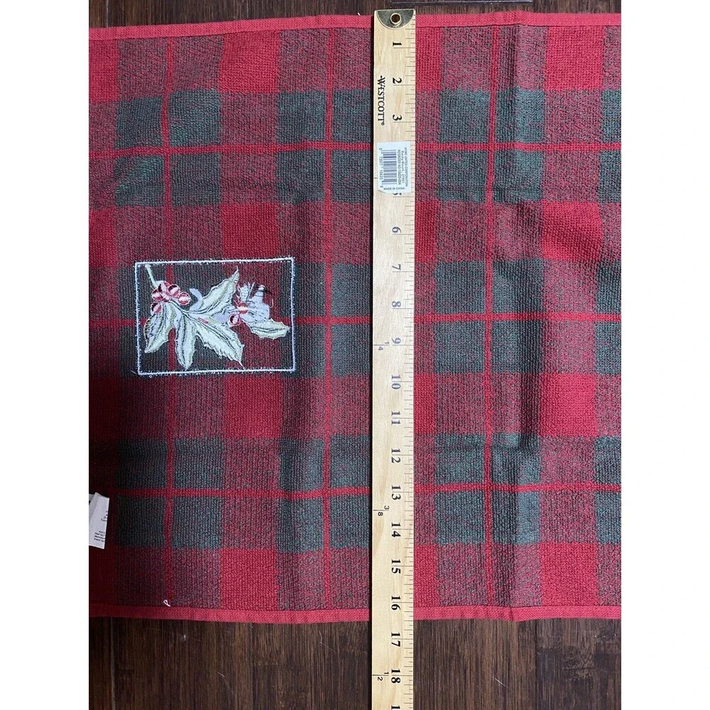 Kohls Christmas Holly 2 PC Set Hand Towels Red Green Plaid Winter 100% Cotton